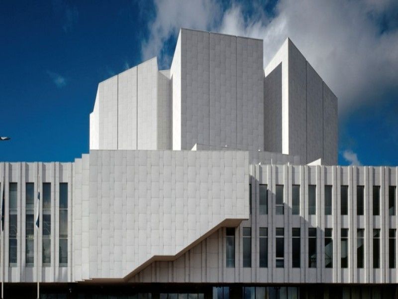 Finlandia Hall transfers to solar power