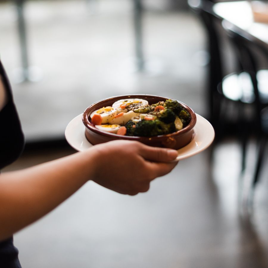 Regenerative Food Tourism: How Sustainability and Gastronomy Can Thrive Together [with Examples]